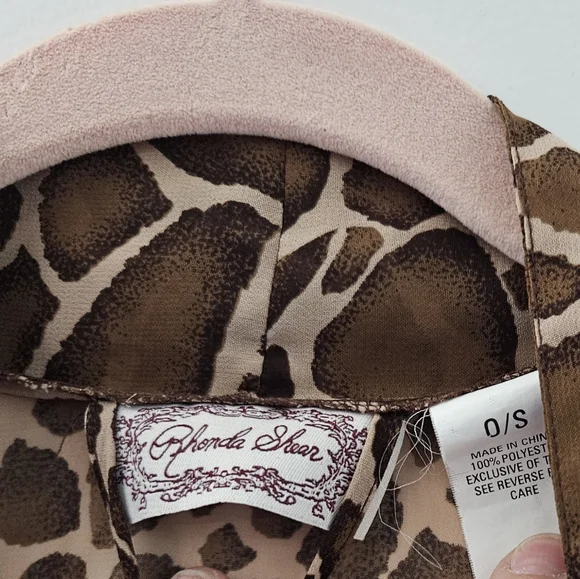 Gorgeous sexy giraffe print robe.  Long flowing sleeves OS - Picture 3 of 4